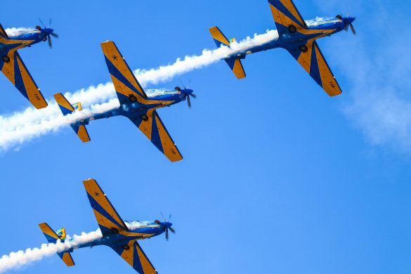 Balneário Camboriú (SC),  07/05/2022 - Esquadrilha da Fumaça / Aeronaves da Força Aerea Brasileira se apresentam, na tarde deste sábado (07) 
na Orla da Praia de Balneário Camboriú, Santa Catarina.