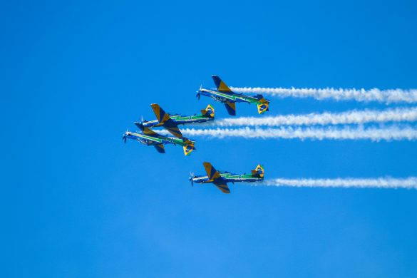 Balneário Camboriú (SC),  07/05/2022 - Esquadrilha da Fumaça / Aeronaves da Força Aerea Brasileira se apresentam, na tarde deste sábado (07) 
na Orla da Praia de Balneário Camboriú, Santa Catarina.