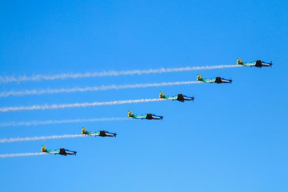 Balneário Camboriú (SC),  07/05/2022 - Esquadrilha da Fumaça / Aeronaves da Força Aerea Brasileira se apresentam, na tarde deste sábado (07) 
na Orla da Praia de Balneário Camboriú, Santa Catarina.