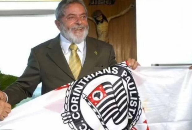 Corinthians é o único time da primeira divisão a parabenizar Lula