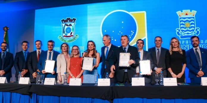 Diplomação confirma posse dos prefeitos, vices e vereadores de Balneário Camboriú e Camboriú