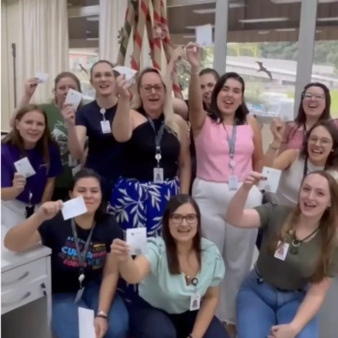 funcinarios-ganham-bilhete-da-mega-sena-da-virada-2