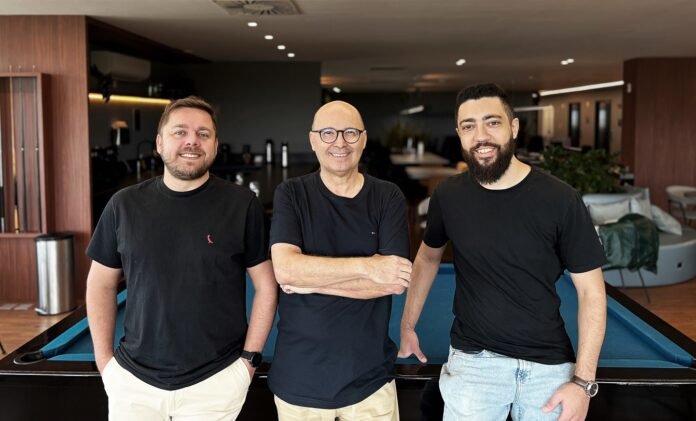 Renato Cisz, Adonai Zanoni e Giordani de Oliveira são, respectivamente, COO, CEO e CTO da startup VALUEZ _ foto Divulgação