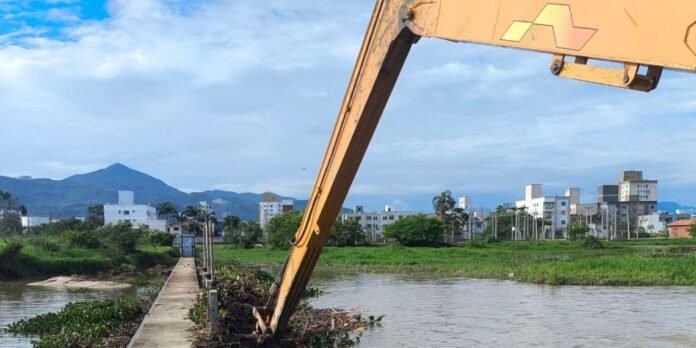 limpeza-parque-linear-1140x570