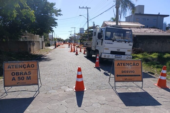 Obra esgotamento Bombinhas