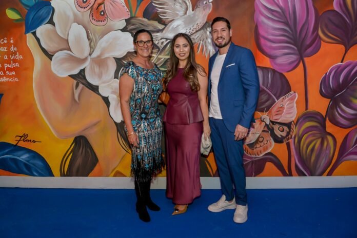 Francis Bernardo, com Carolina Leal Ribas Lima e Victor Hugo Kovalski Ribas Lima