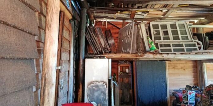 Geladeira causa incêndio em casa de madeira em Camboriú