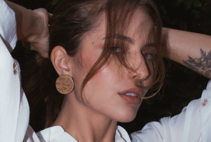 Terrana Biojoias, criada por Margarete Espezim, estará na Feira de Cerâmica. crédito Divulgação