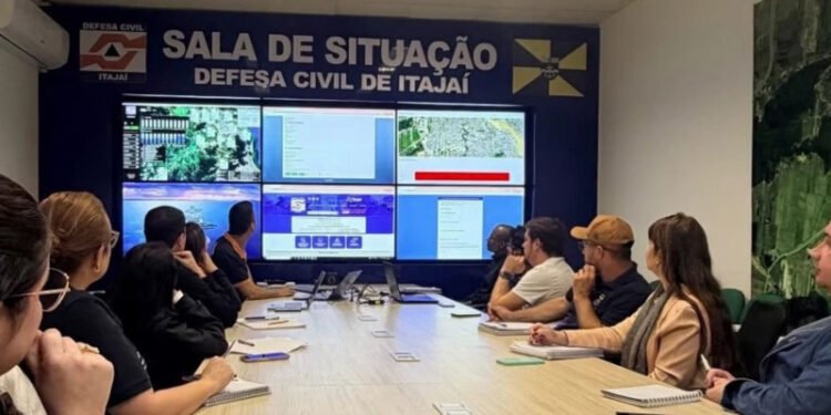 Defesa Civil e Educação alinham ações para situações de emergência