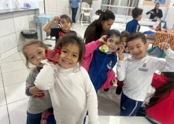 Projeto Escola do Rio e Mar leva cultura quilombola para crianças do NEI Bom Sucesso