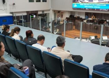 Câmara de BC aprova verba para eventos e discute regras para fotógrafos em pontos turísticos